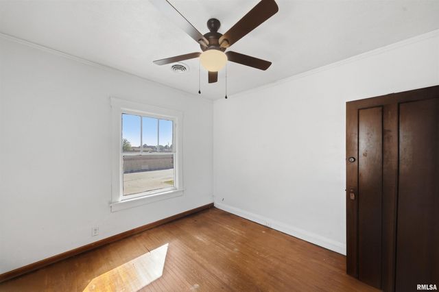 1811 W AYRES Avenue, Peoria, IL 61606