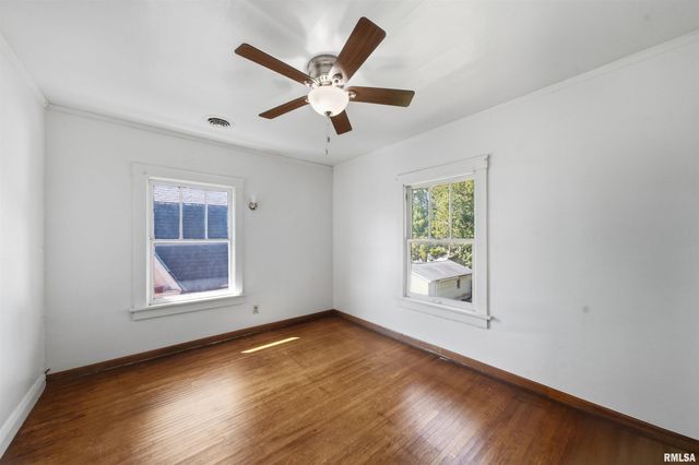 1811 W AYRES Avenue, Peoria, IL 61606