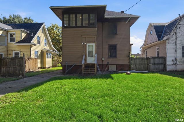 1811 W AYRES Avenue, Peoria, IL 61606
