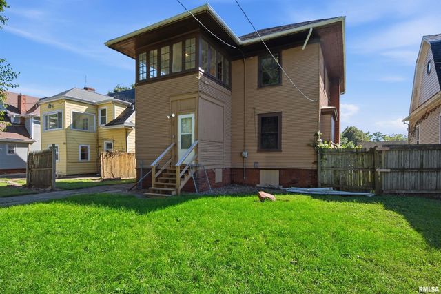 1811 W AYRES Avenue, Peoria, IL 61606