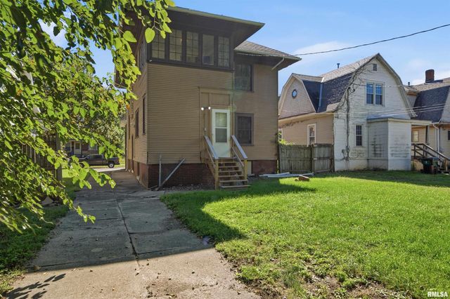1811 W AYRES Avenue, Peoria, IL 61606