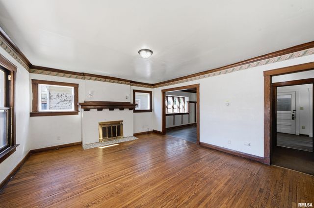 1811 W AYRES Avenue, Peoria, IL 61606
