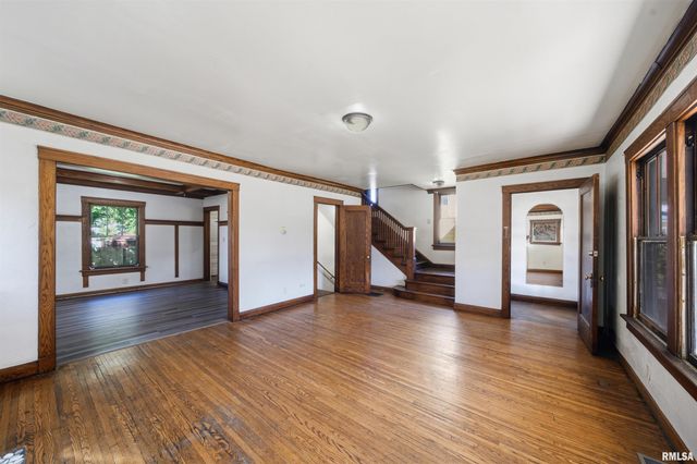 1811 W AYRES Avenue, Peoria, IL 61606