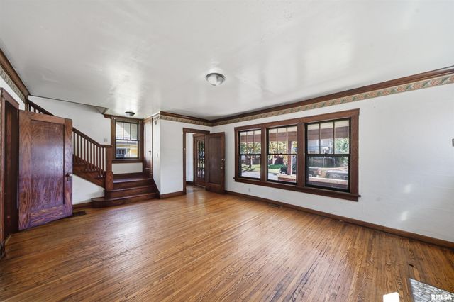 1811 W AYRES Avenue, Peoria, IL 61606