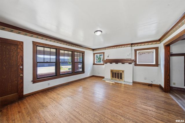 1811 W AYRES Avenue, Peoria, IL 61606