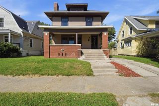 1811 W AYRES Avenue, Peoria, IL 61606