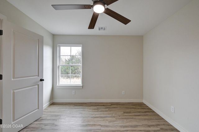 1732 Robertson Avenue, Carthage, MO 64836