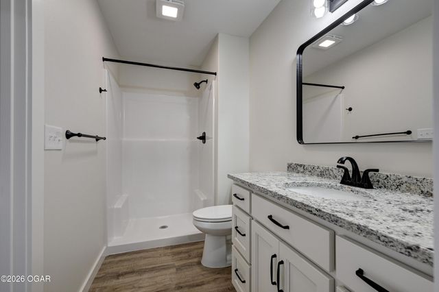 1732 Robertson Avenue, Carthage, MO 64836