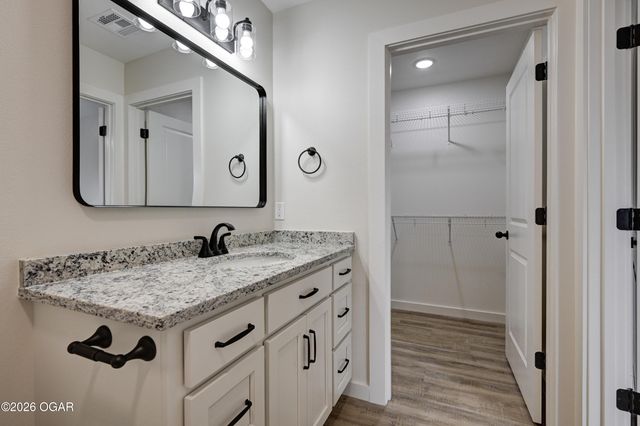 1732 Robertson Avenue, Carthage, MO 64836