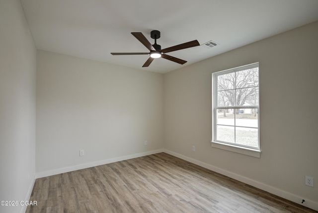 1732 Robertson Avenue, Carthage, MO 64836