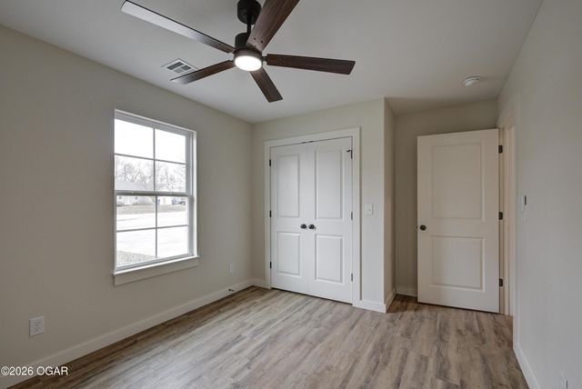 1732 Robertson Avenue, Carthage, MO 64836