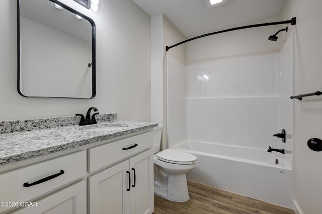 1732 Robertson Avenue, Carthage, MO 64836