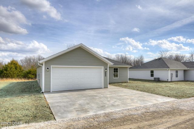 1732 Robertson Avenue, Carthage, MO 64836