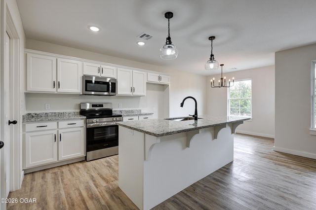 1732 Robertson Avenue, Carthage, MO 64836