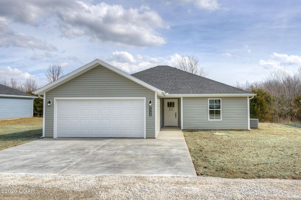 1732 Robertson Avenue, Carthage, MO 64836