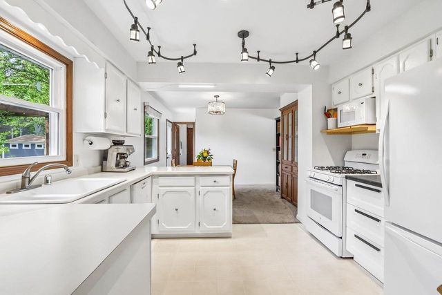 2507 Woodside Drive, Cross Plains, WI 53528