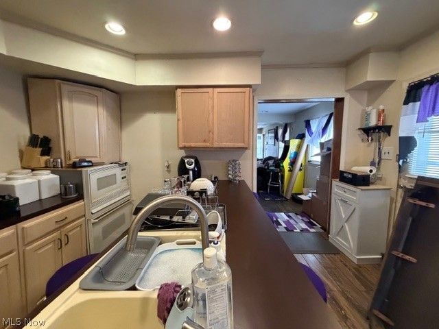 1464 E 250th Street E, Euclid, OH 44117