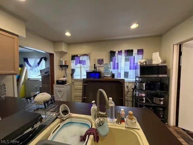 1464 E 250th Street E, Euclid, OH 44117