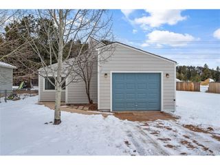 1060 Sundance St, Woodland Park, CO 80863