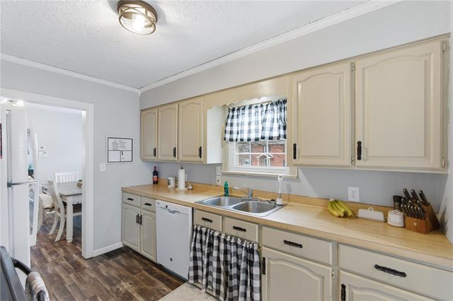 1477 S Central Drive, Beavercreek, OH 45432