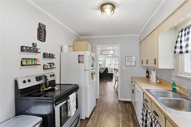 1477 S Central Drive, Beavercreek, OH 45432