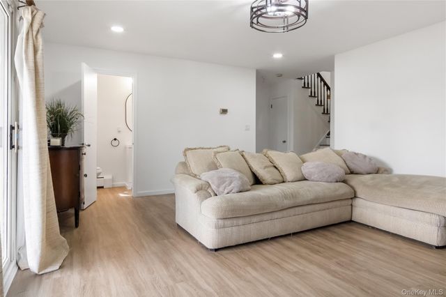 284 Ridge Road, New City, NY 10956