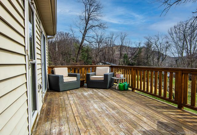 284 Ridge Road, New City, NY 10956