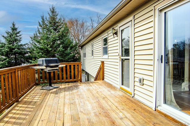 284 Ridge Road, New City, NY 10956