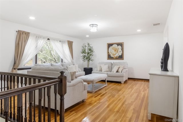 284 Ridge Road, New City, NY 10956