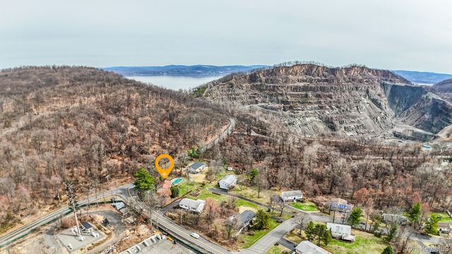 284 Ridge Road, New City, NY 10956