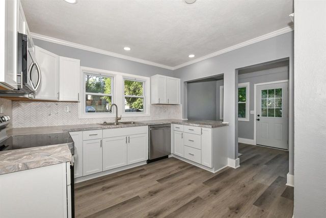 1320 Beloit Avenue, Janesville, WI 53546