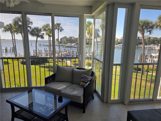 1903 Bay Road 206, Vero Beach, FL 32963