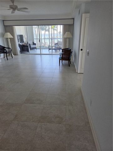 1903 Bay Road 206, Vero Beach, FL 32963