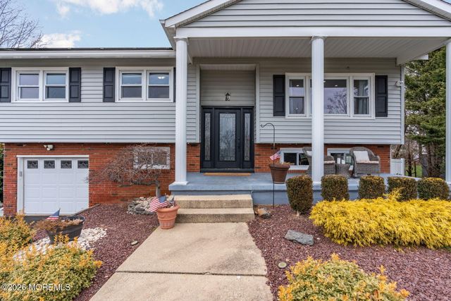 8 Kilmer Drive, Manalapan, NJ 07726