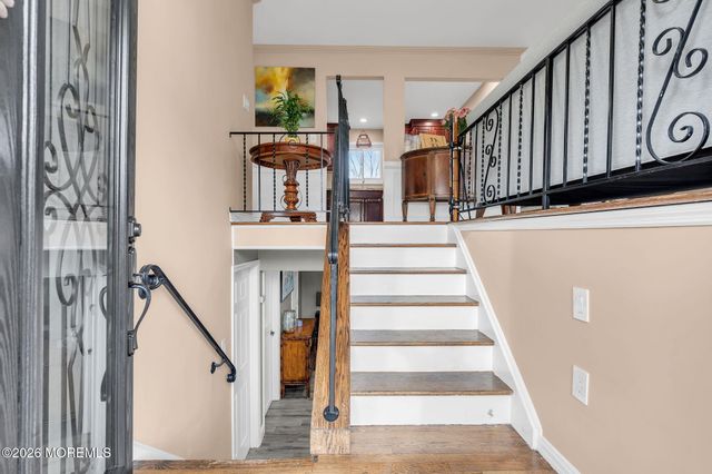 8 Kilmer Drive, Manalapan, NJ 07726