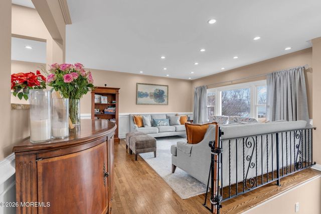 8 Kilmer Drive, Manalapan, NJ 07726