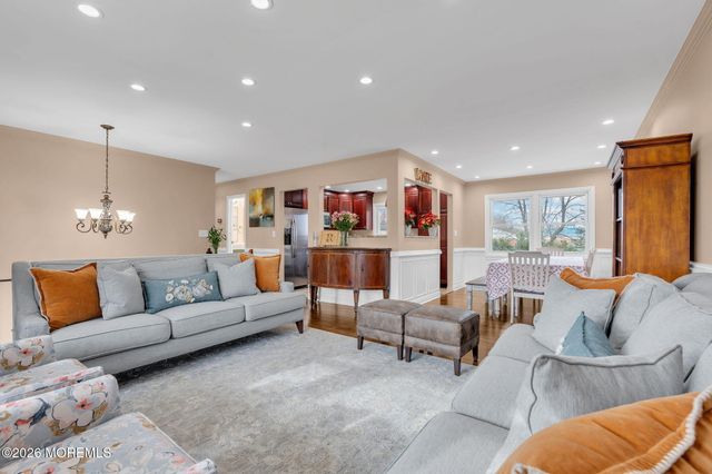 8 Kilmer Drive, Manalapan, NJ 07726