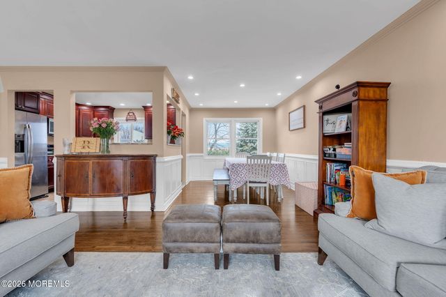 8 Kilmer Drive, Manalapan, NJ 07726