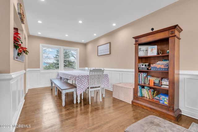 8 Kilmer Drive, Manalapan, NJ 07726