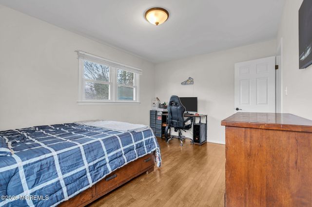 8 Kilmer Drive, Manalapan, NJ 07726