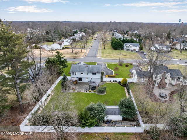 8 Kilmer Drive, Manalapan, NJ 07726