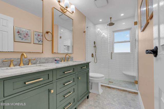 8 Kilmer Drive, Manalapan, NJ 07726