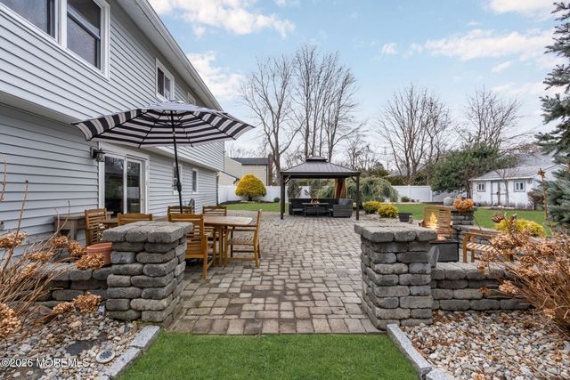 8 Kilmer Drive, Manalapan, NJ 07726