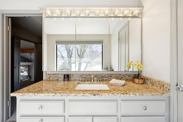 1011 Saint Andrews Drive, Edmond, OK 73025