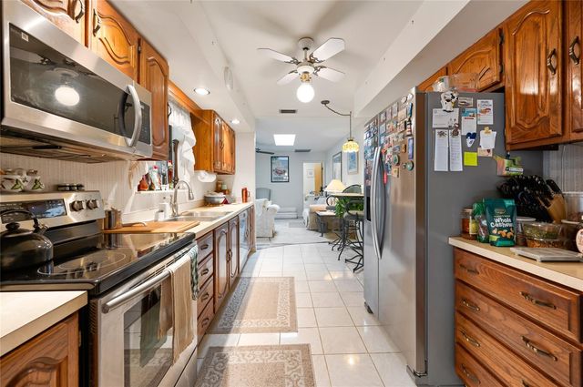 4612 CORAL LAKE DRIVE, Bradenton, FL 34210