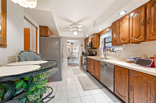 4612 CORAL LAKE DRIVE, Bradenton, FL 34210