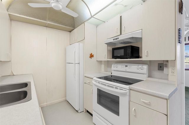 3028 Newport H ., Deerfield Beach, FL 33442