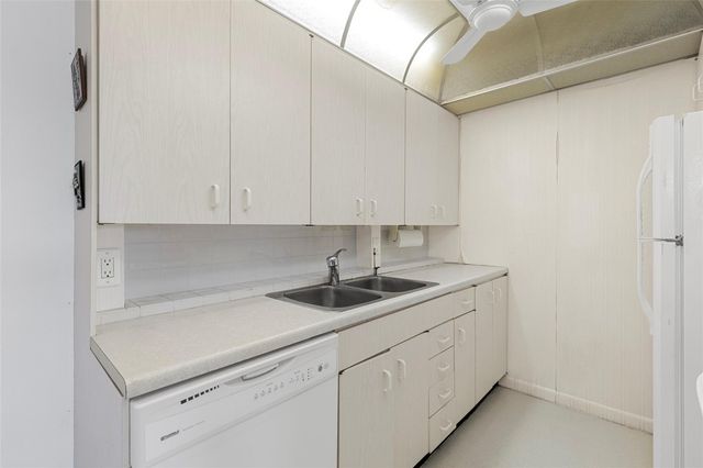 3028 Newport H ., Deerfield Beach, FL 33442