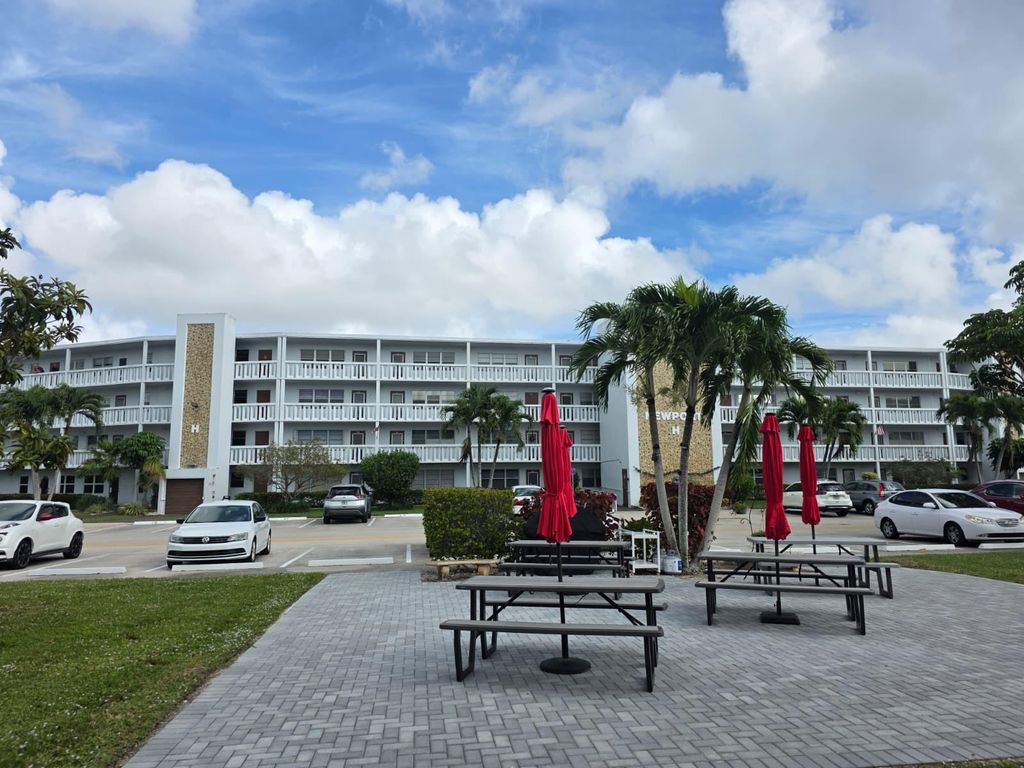 3028 Newport H 3028, Deerfield Beach, FL 33442