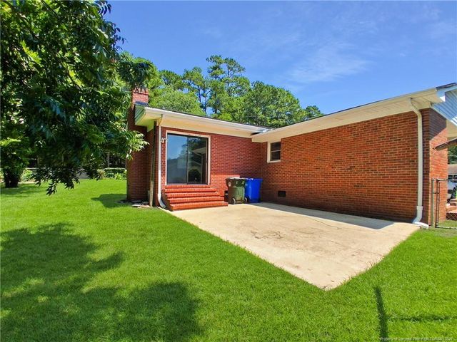 1086 Essex Place, Fayetteville, NC 28301